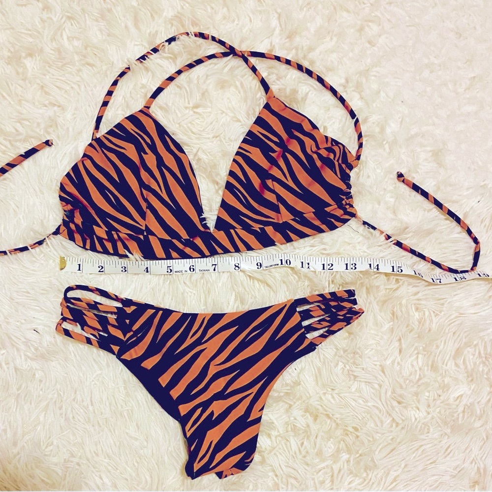 NWOT LA Boutique Reversible Tiger Print Bikini XS